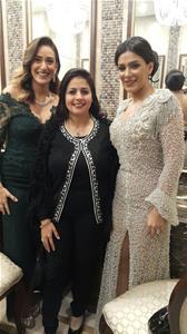 Avec les deux actrices Amina Khalil et Ingi El Mokadem lors de la cérémonie de clôture