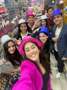 Les laur&eacute;ats &agrave; la papeterie