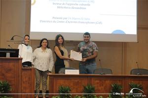  Distribution des certificats pour les participants de l'atelier d'Art Oratoire