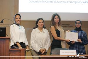  Distribution des certificats pour les participants de l'atelier d'Art Oratoire