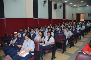 Deuxi&egrave;me journ&eacute;e &agrave; l'&eacute;cole Sainte Anne au Caire&nbsp;