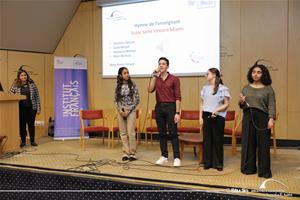 Hommage musical, des chansons en l'honneur des enseignants et de la francophonie