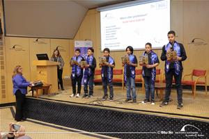 Hommage musical, des chansons en l'honneur des enseignants et de la francophonie